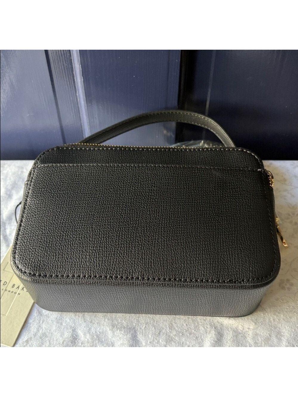 ✨Sale✨Ted Baker Black Crossbody Bag with Gold Detail NWT - Picture 5 of 7